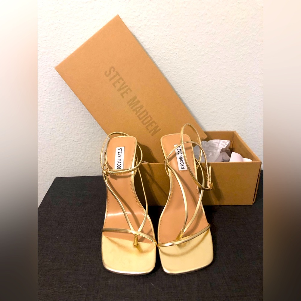 Steve Madden- Like New Gold Strapped Sandels 7.5 Limited Time Clean-Out Sale
